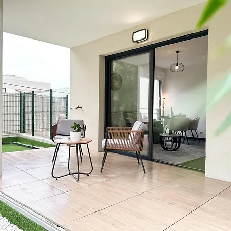 Διαμέρισμα Krystal Garden, Bnbrickeys. *