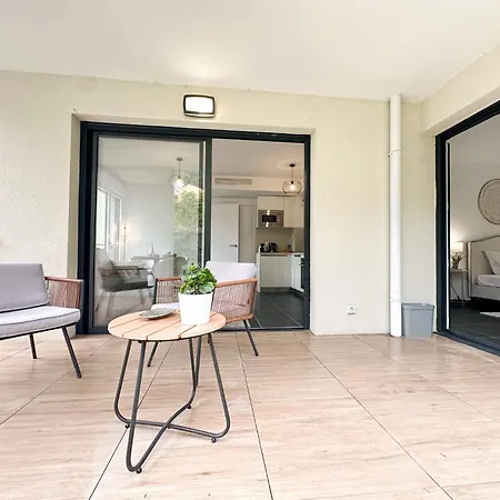 Krystal Garden, Bnbrickeys. * Beausoleil